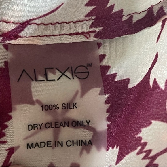NWT Alexis Silk Tie Neck Cold Shoulder Floral Pink Berry Blouse Size XS - Picture 8 of 10